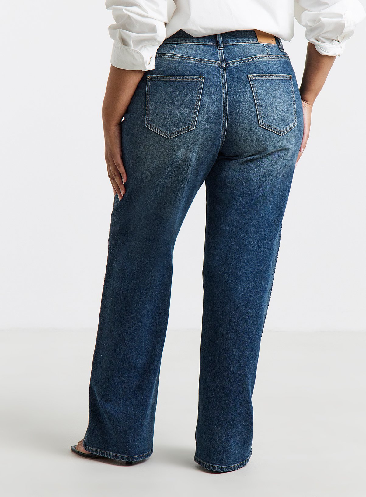 SIMPLY BE Embellished  Wide Leg Jeans 26 - Image 2 thumbnail